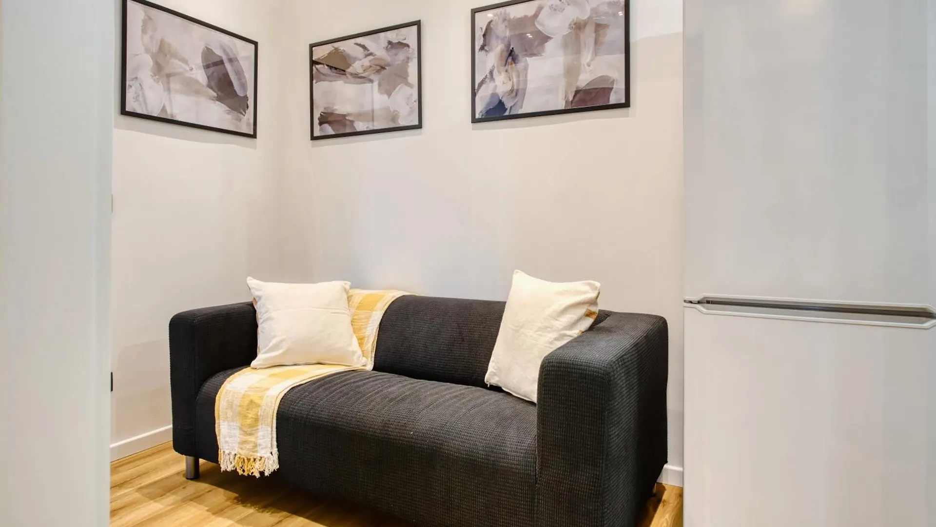 Joivy Elegant & Modern Apartments In Isola District Milan