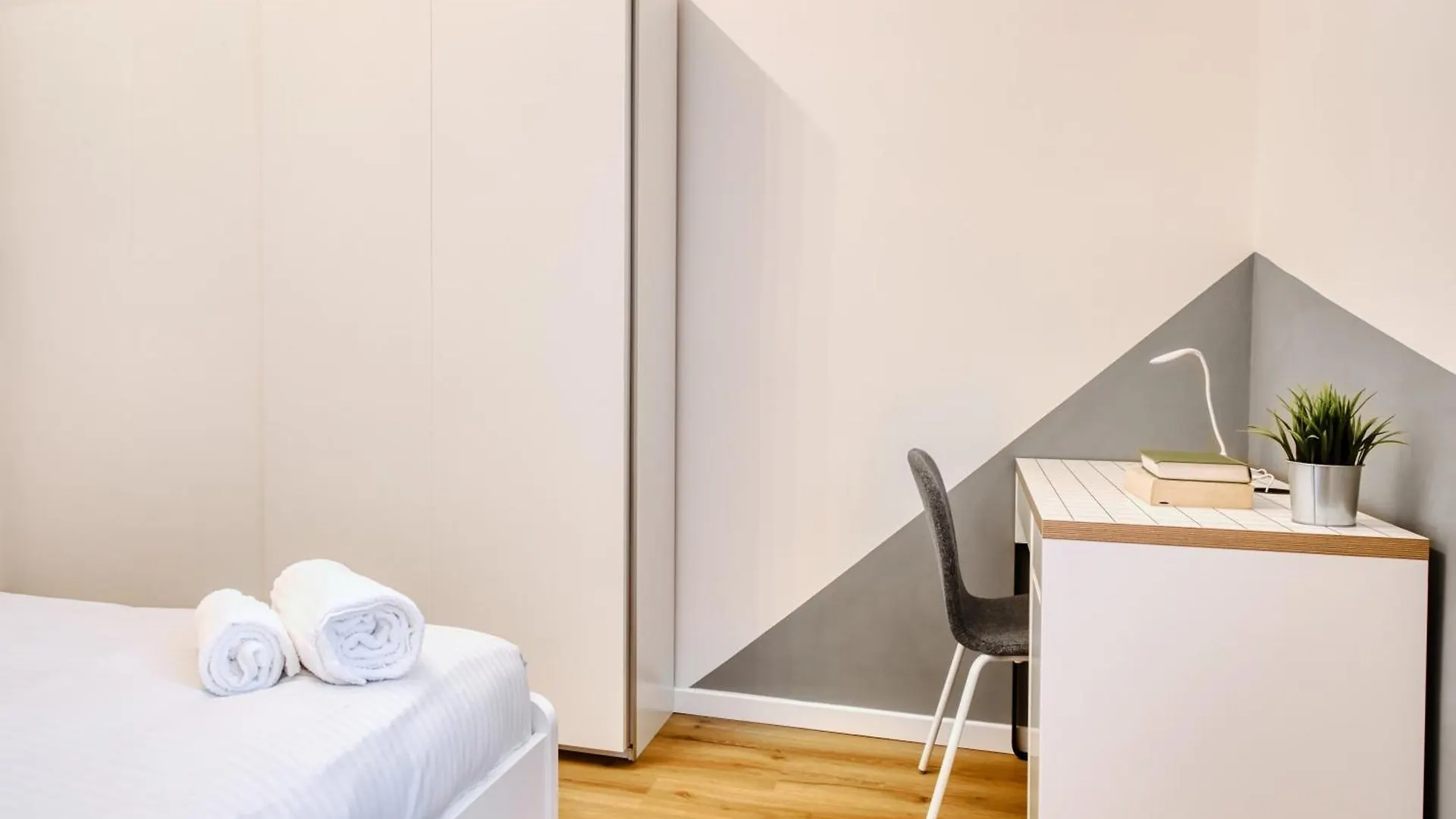 Joivy Elegant & Modern Apartments In Isola District Milan