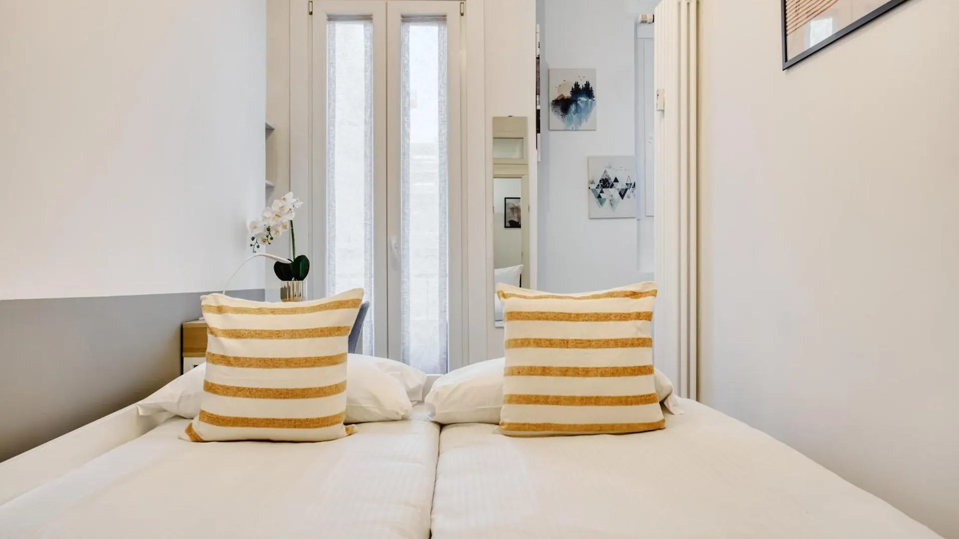 Joivy Elegant & Modern Apartments In Isola District Milan 0*,