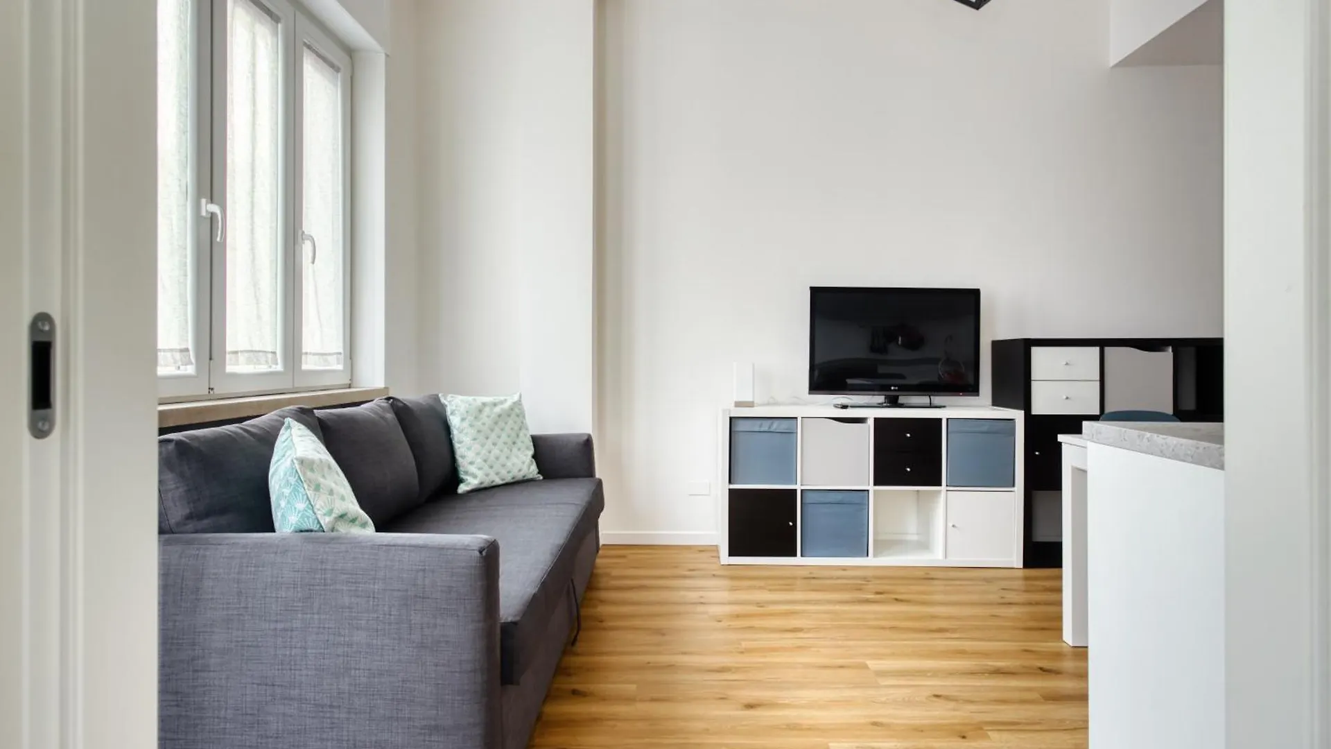 Joivy Elegant & Modern Apartments In Isola District Milan