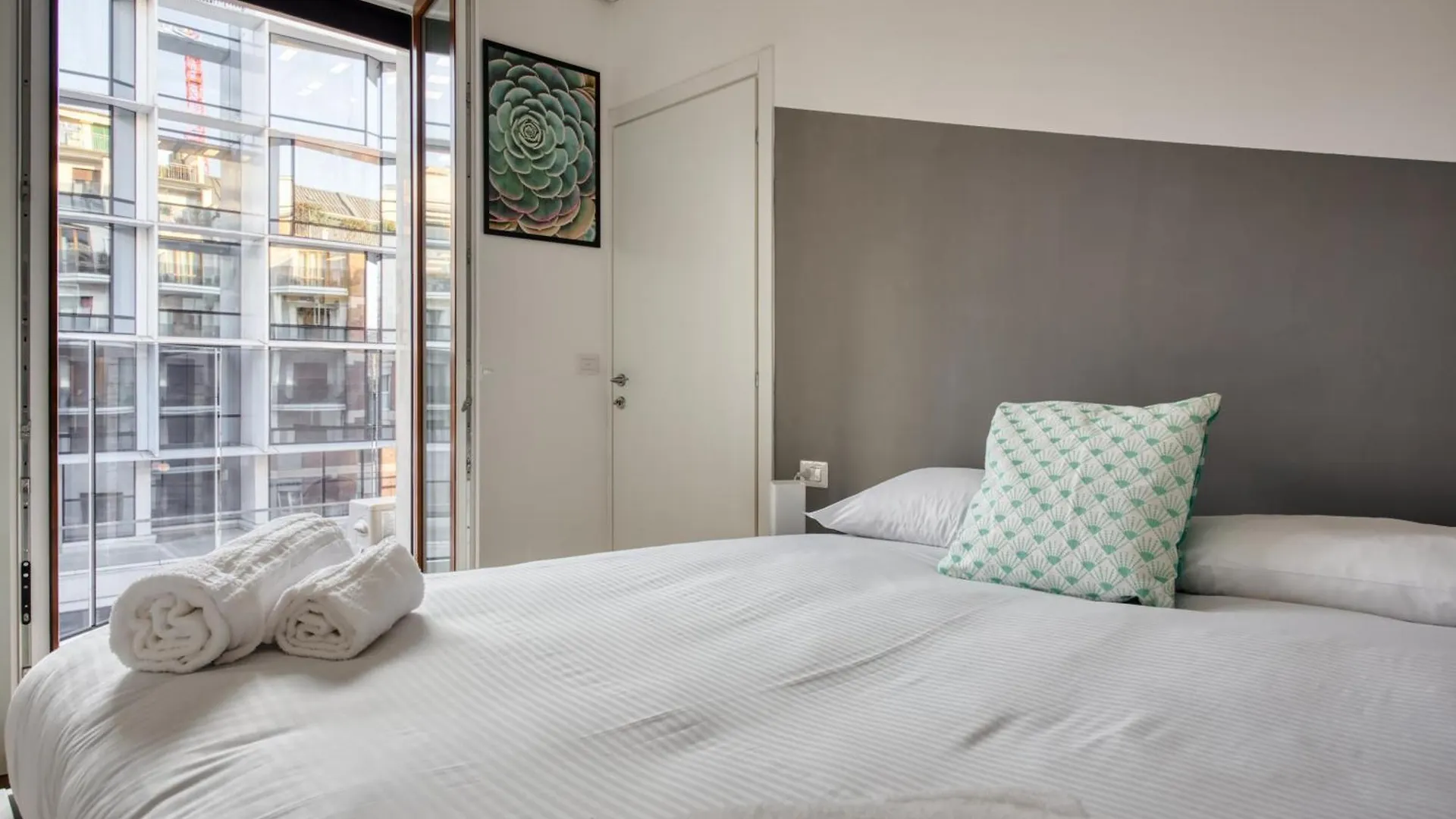 Joivy Elegant & Modern Apartments In Isola District Milan