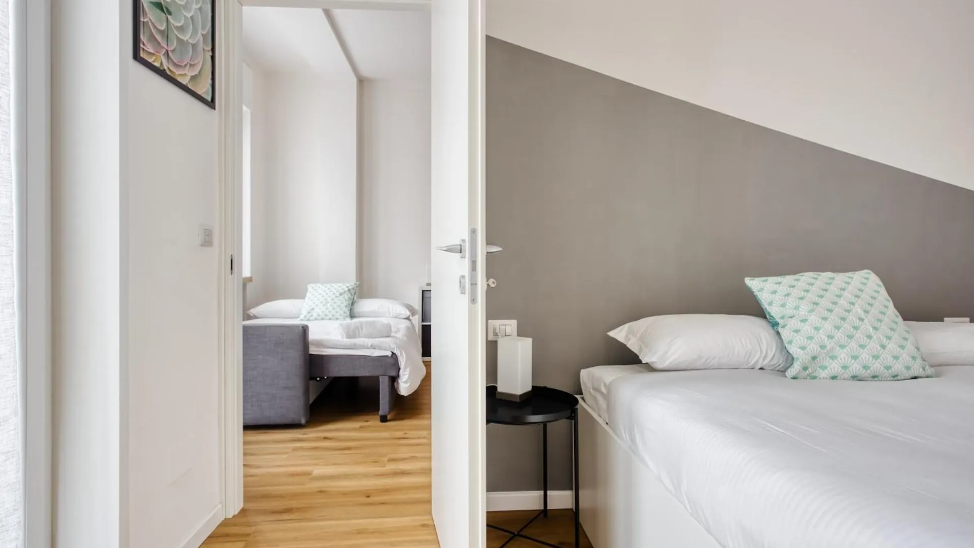 Joivy Elegant & Modern Apartments In Isola District Milan Italy