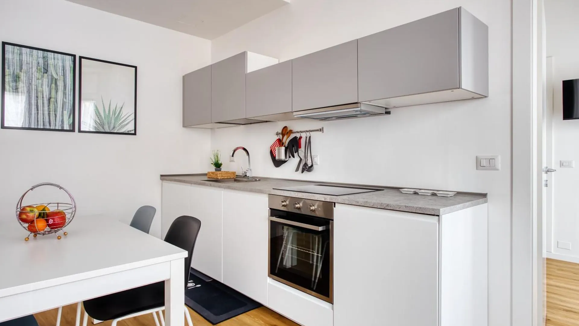 Joivy Elegant & Modern Apartments In Isola District Milan